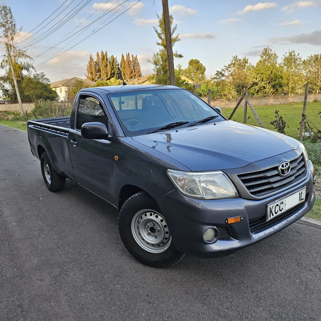 Toyota hilux pickup 2014