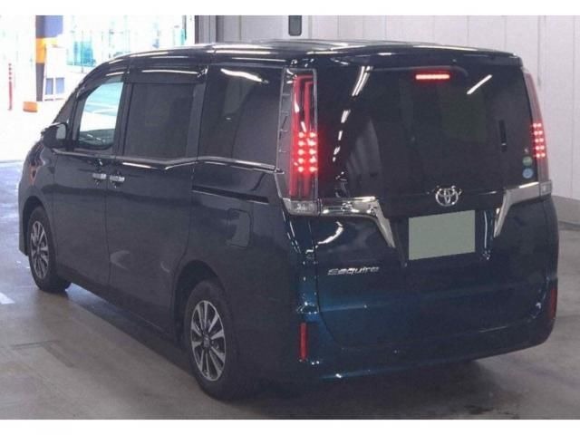 
								Toyota Esquire 2019 full									