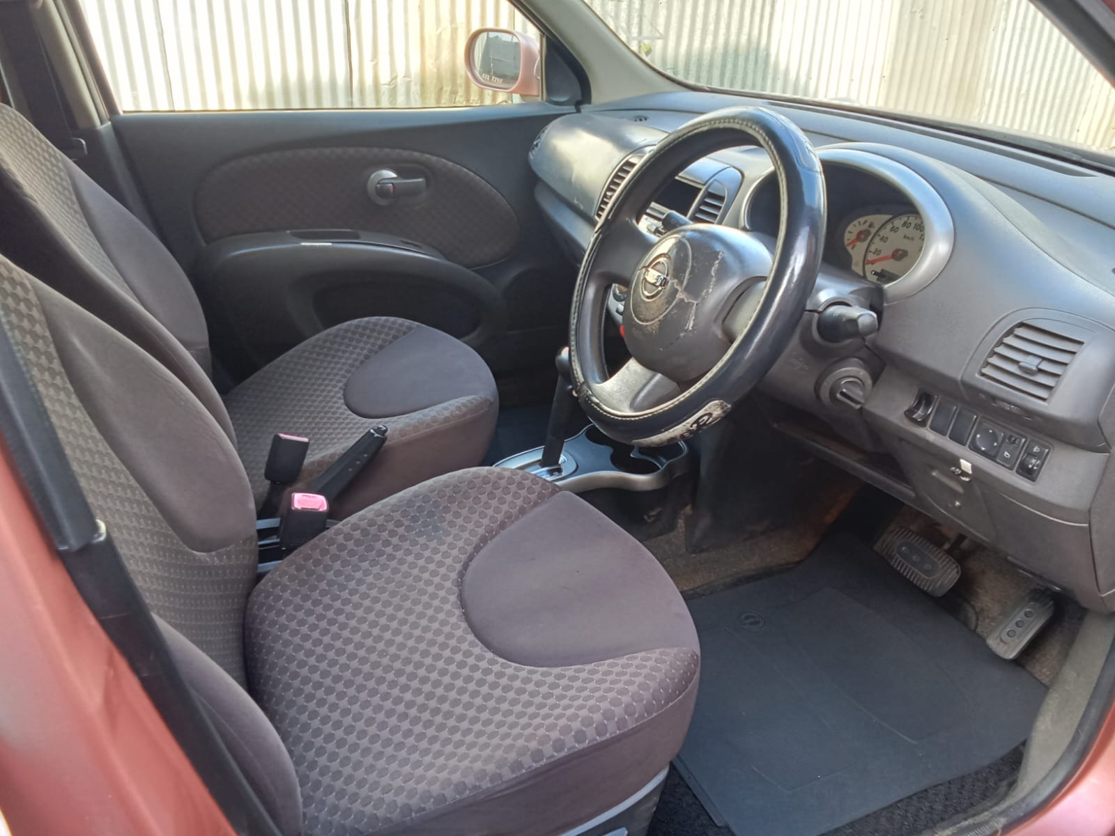 
								Nissan March 2010 full									