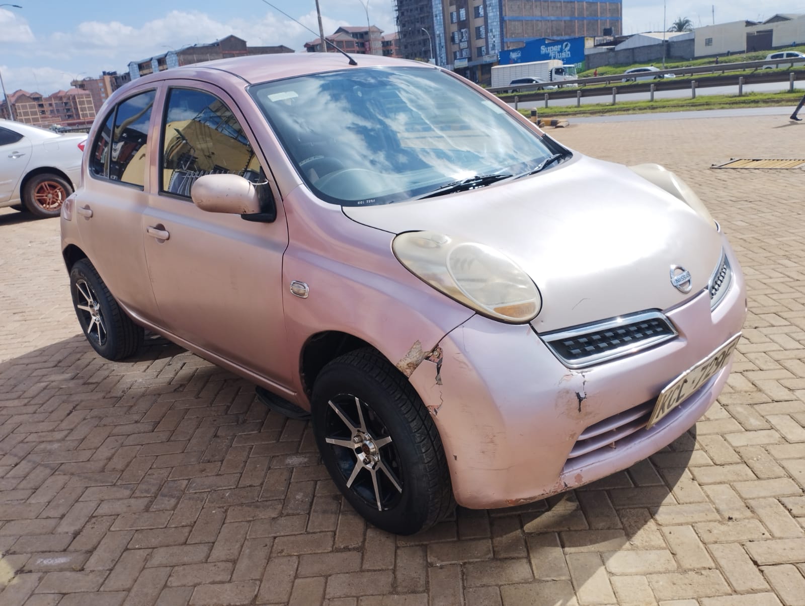 
								Nissan March 2010 full									