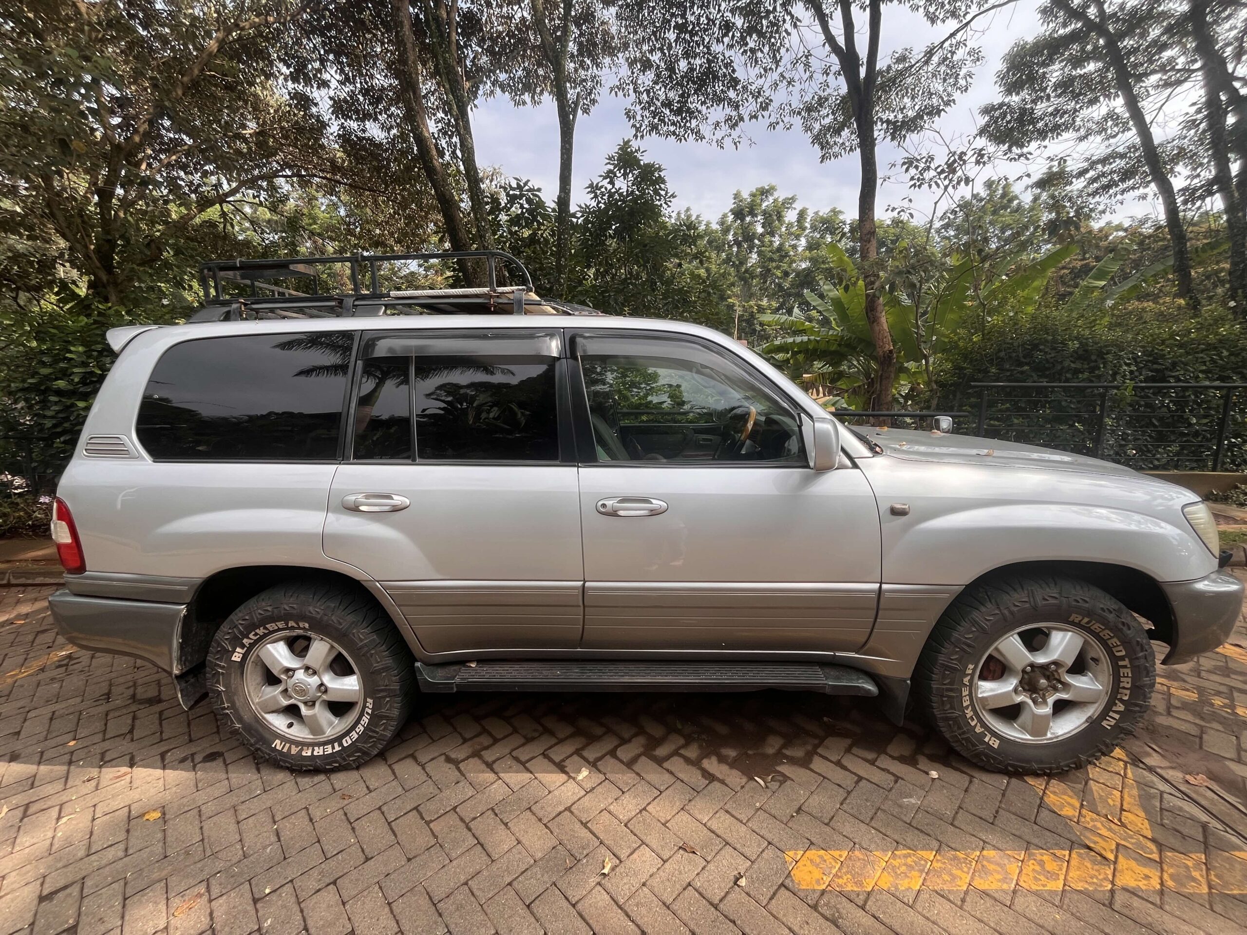 
								Toyota Land Cruiser 2005 full									