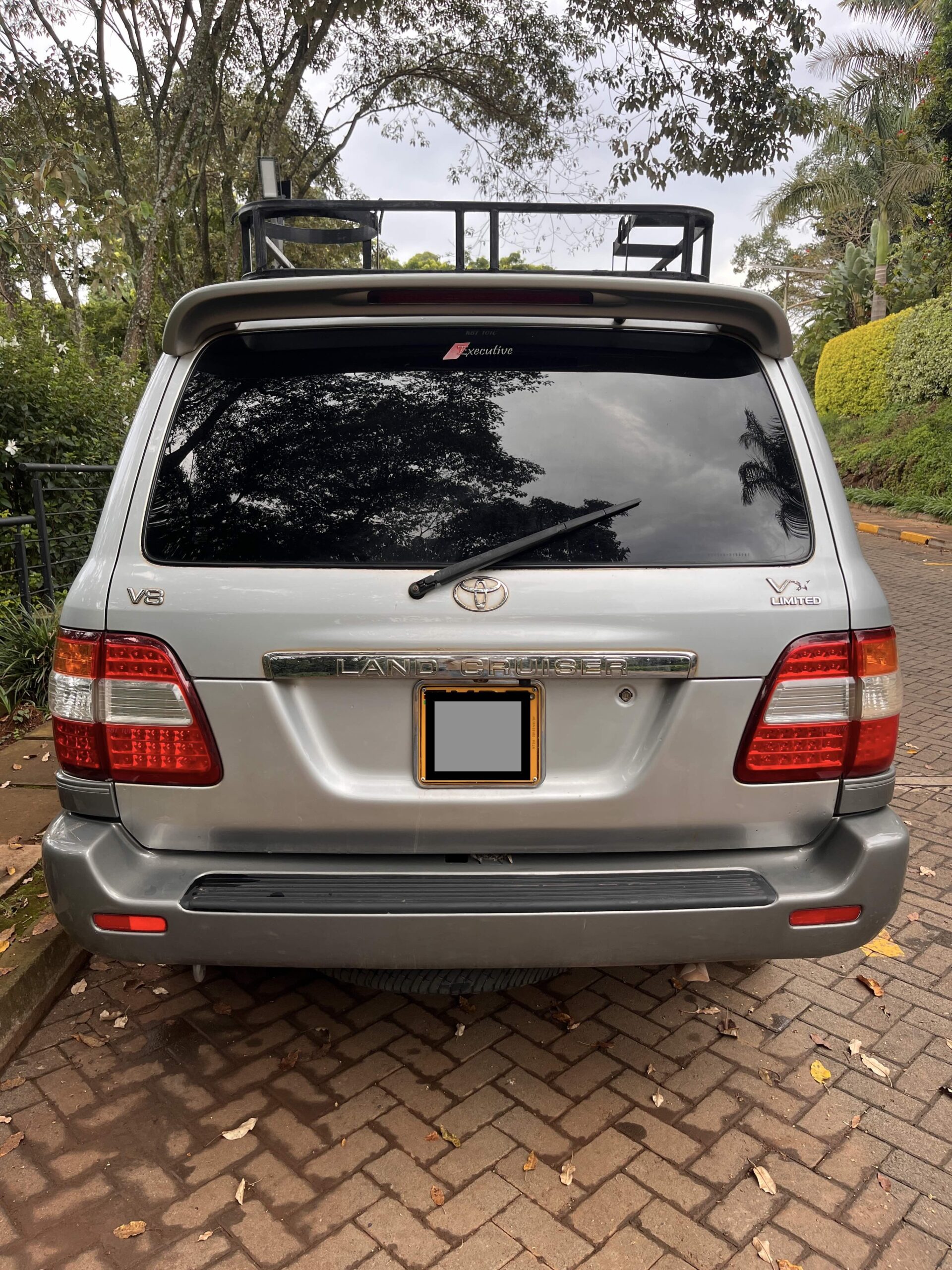 
								Toyota Land Cruiser 2005 full									