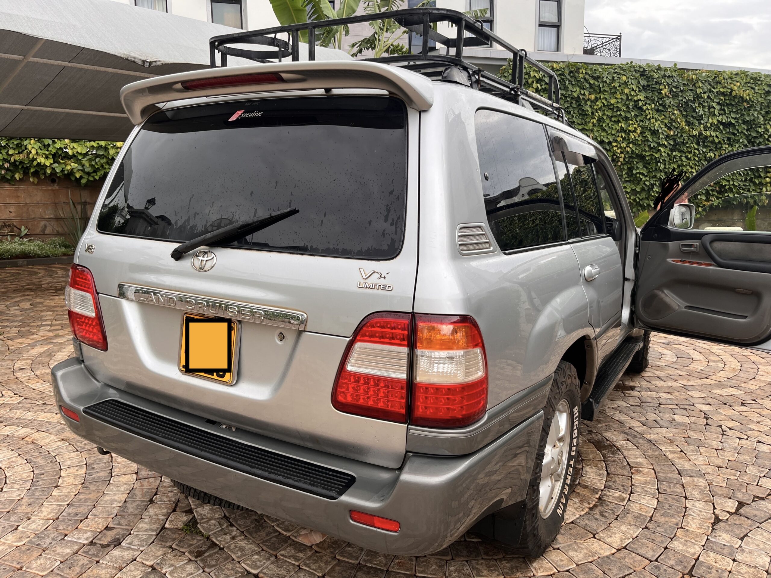 
								Toyota Land Cruiser 2005 full									