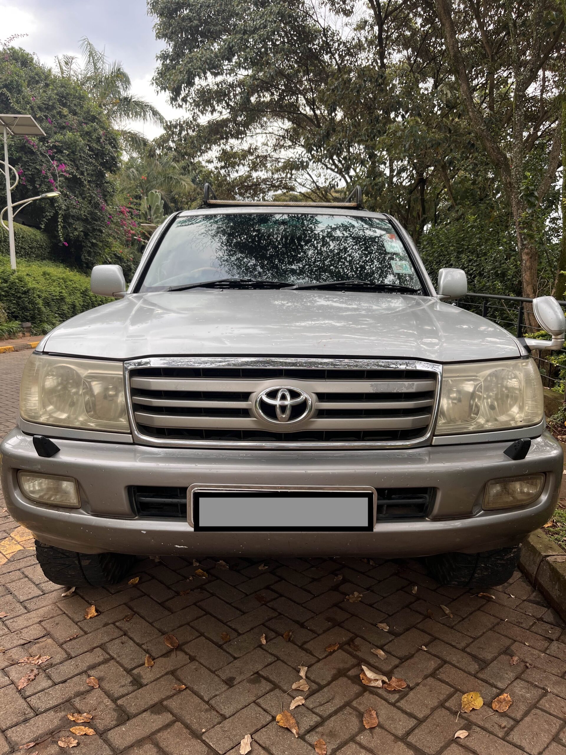 
								Toyota Land Cruiser 2005 full									