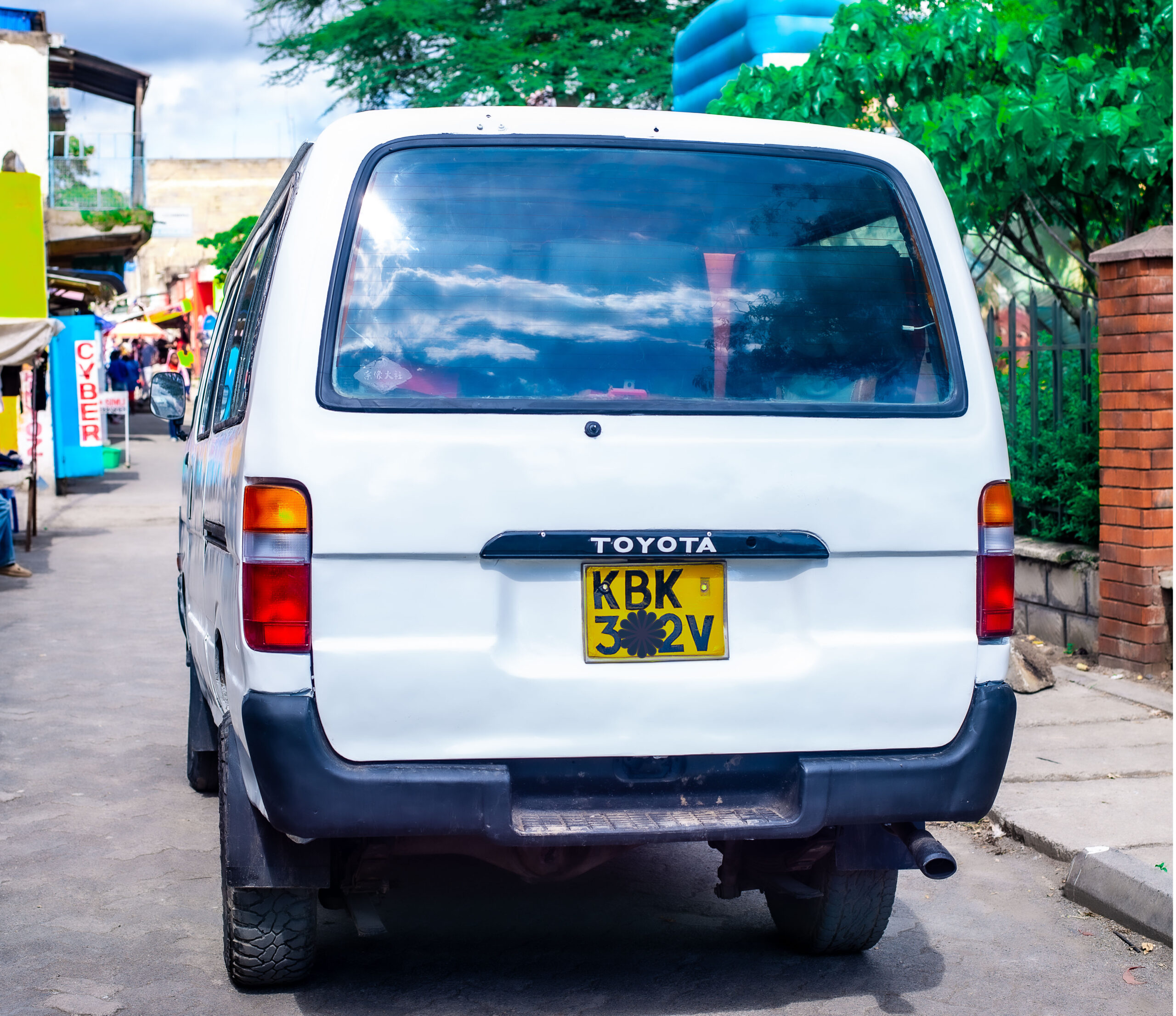 
								Toyota Hiace 2002 full									