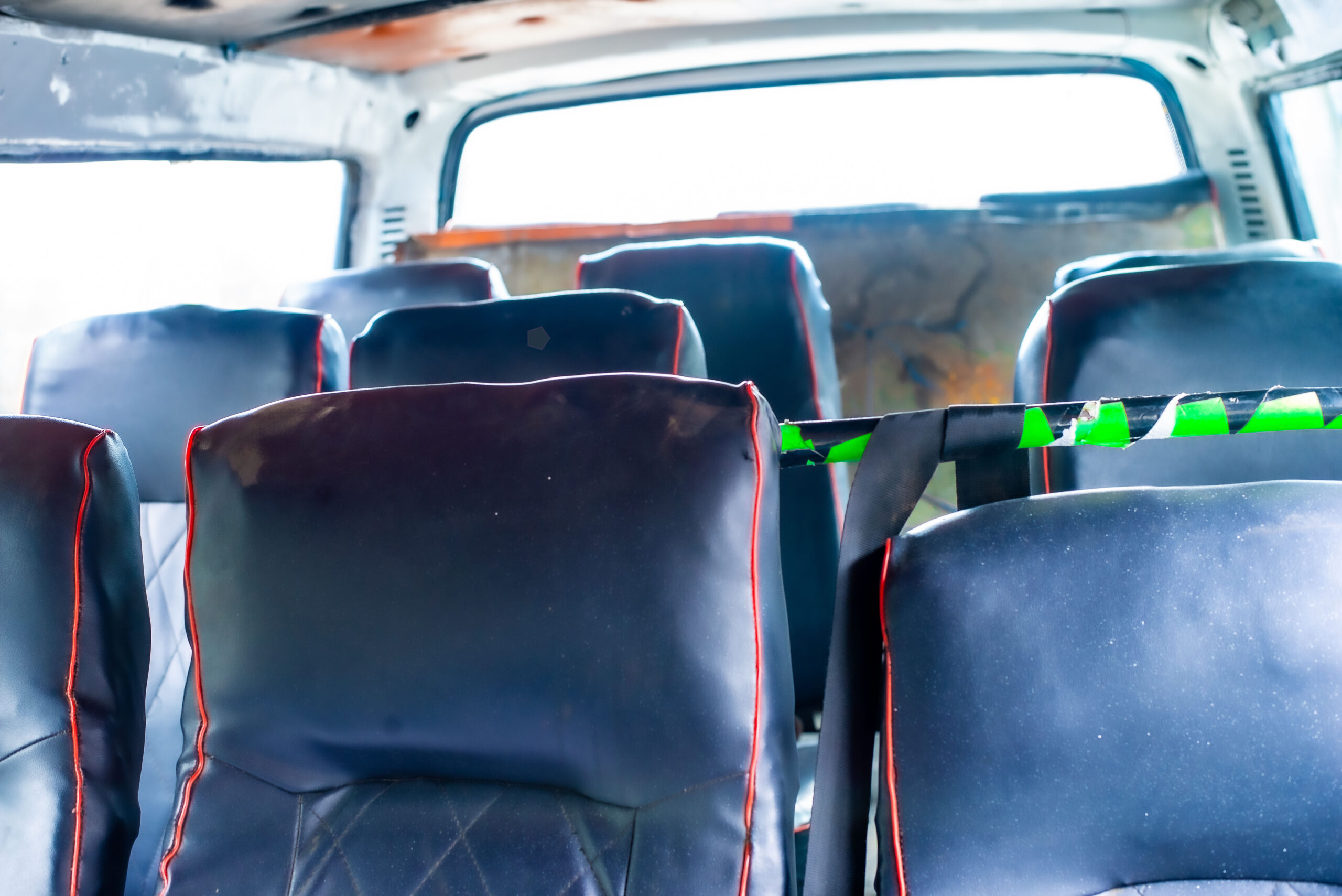 
								Toyota Hiace 2002 full									