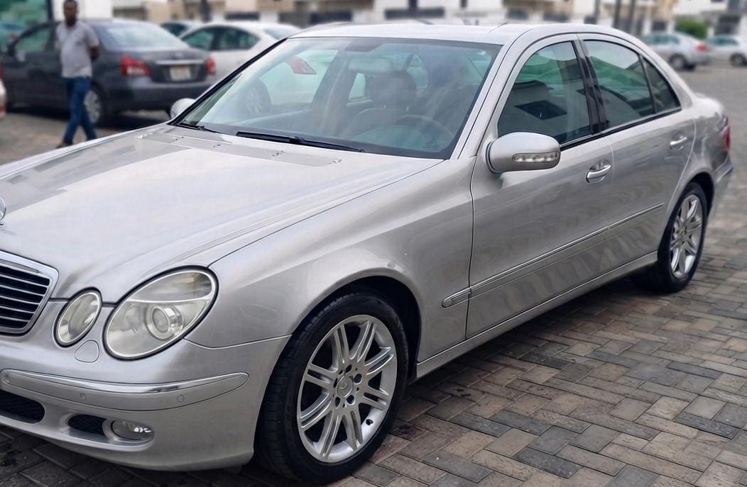 
								Mercedes-Benz E-Class 2006 full									